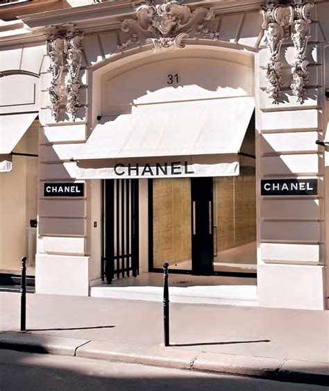 etude pour travailler chez chanel|Chanel careers.